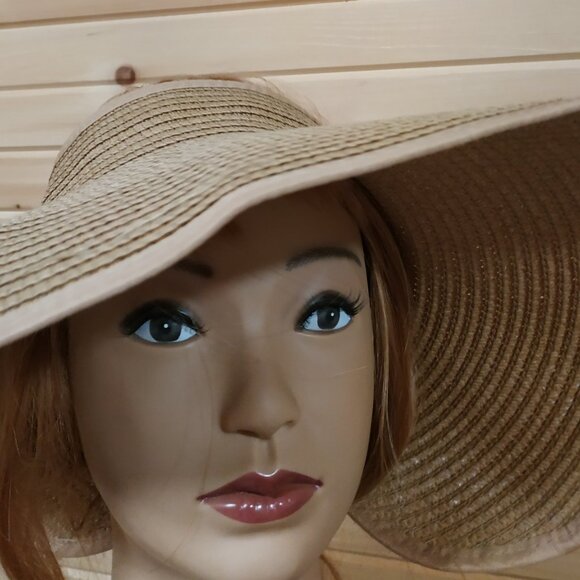 ** Wide Brim Foldable Floppy Straw Hat with Ponytail Hole - Picture 1 of 11